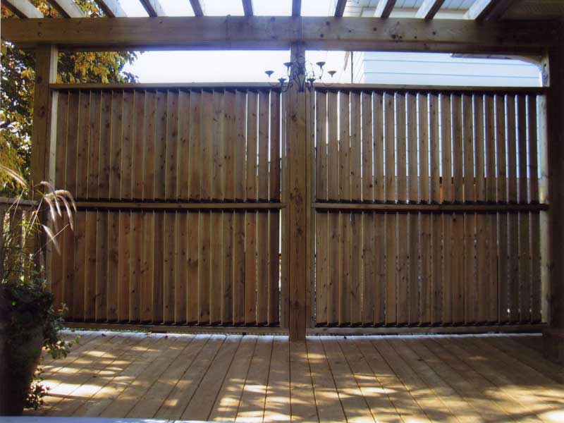 Pergola Fence For Sufficient Level Of Privacy In Your Garden