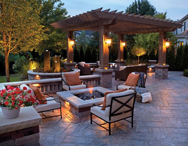 Backyard patio and fire pit designs