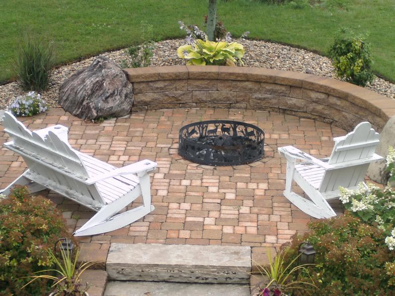 Outdoor fire pit area designs