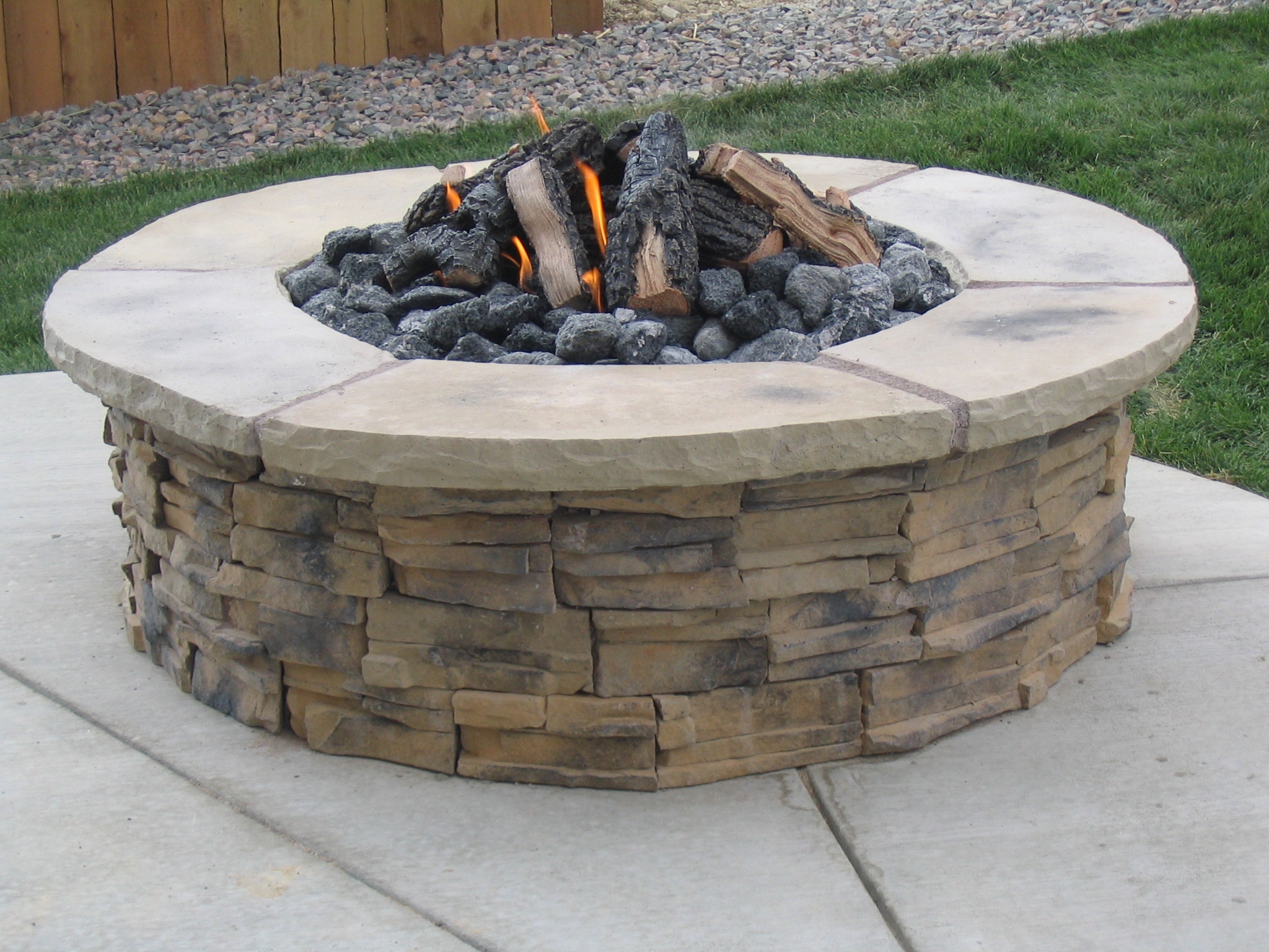 Outdoor Wood Burning Fire Pit Kits Pavestone 40 in. w x 14 in. h rockwall round fire pit kit