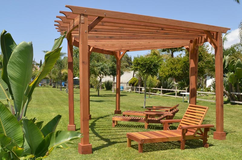 Triangular Pergola: Interesting and Unique Appeal To Your Yard