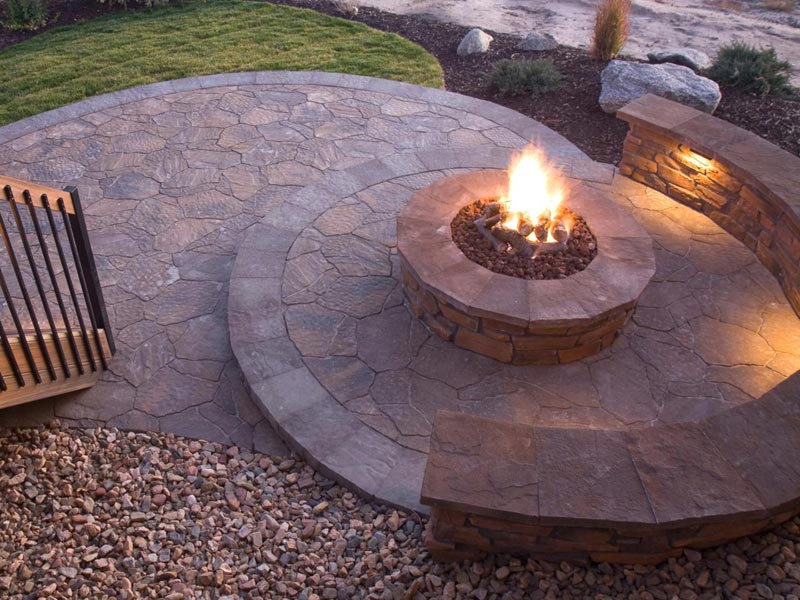 Outdoor patio designs with fire pits